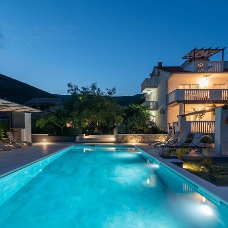Apartments Dobrila Kaštel Novi Εξωτερικό φωτογραφία