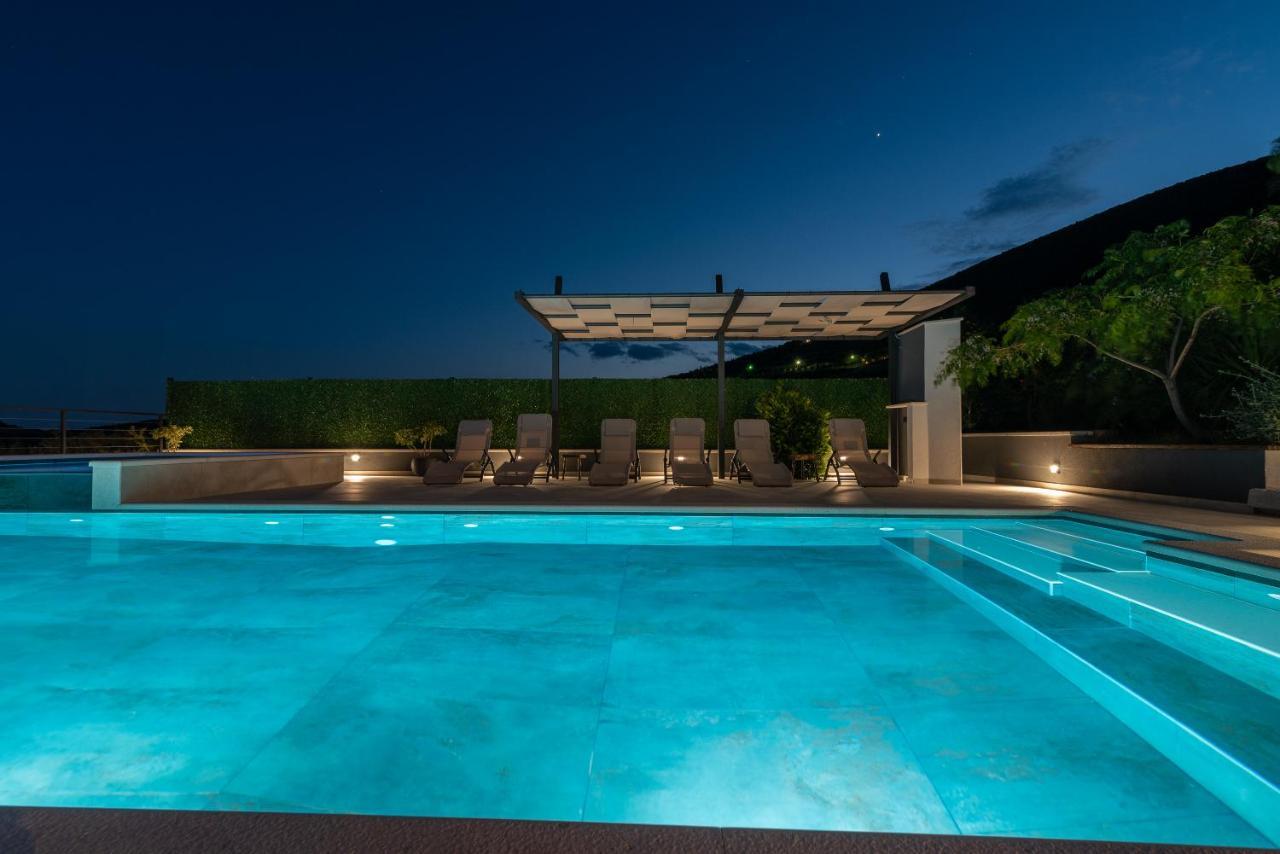Apartments Dobrila Kaštel Novi Εξωτερικό φωτογραφία