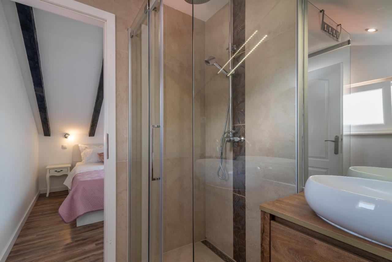 Apartments Dobrila Kaštel Novi Εξωτερικό φωτογραφία