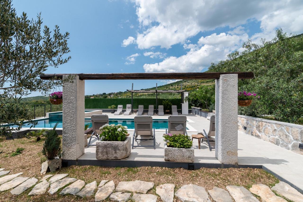 Apartments Dobrila Kaštel Novi Εξωτερικό φωτογραφία