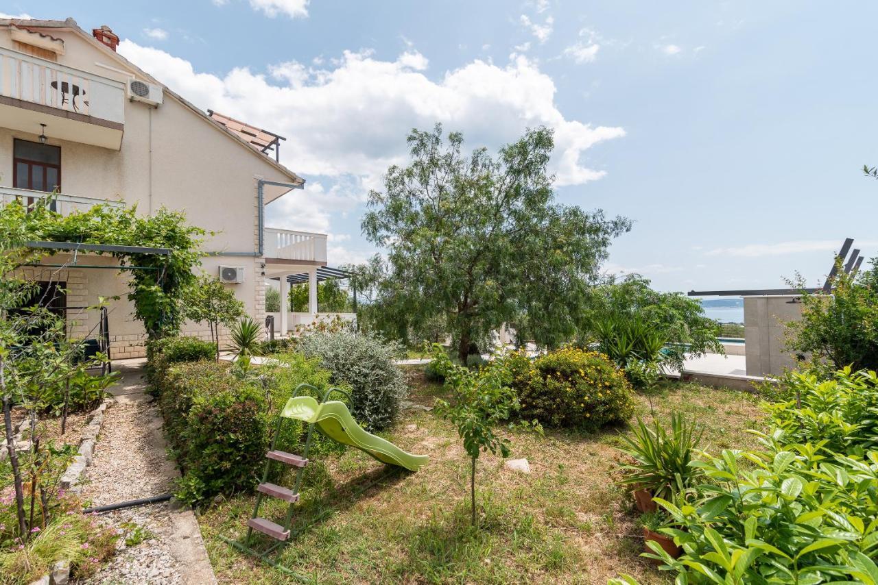 Apartments Dobrila Kaštel Novi Εξωτερικό φωτογραφία