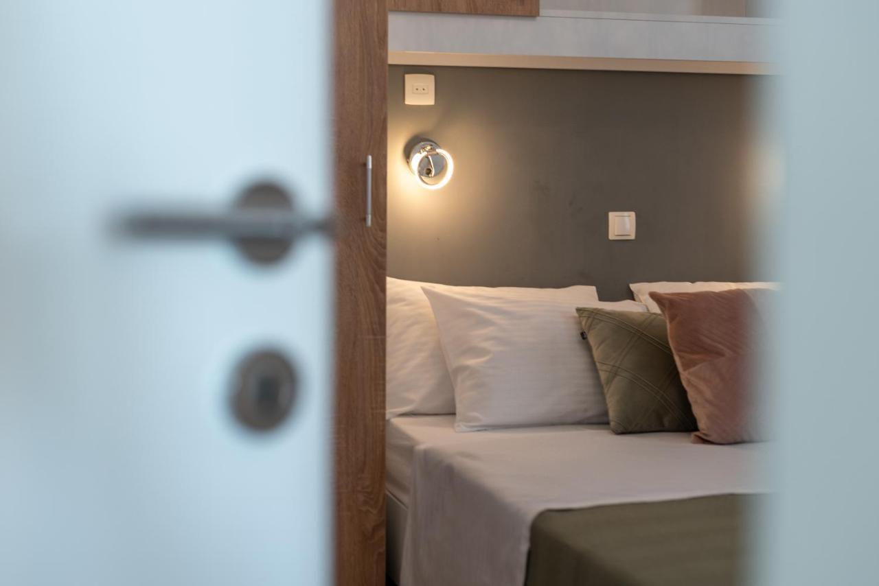 Apartments Dobrila Kaštel Novi Εξωτερικό φωτογραφία
