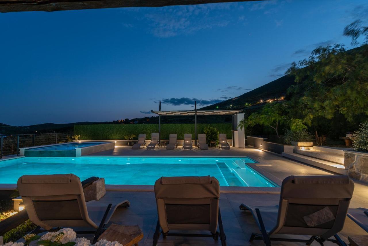 Apartments Dobrila Kaštel Novi Εξωτερικό φωτογραφία