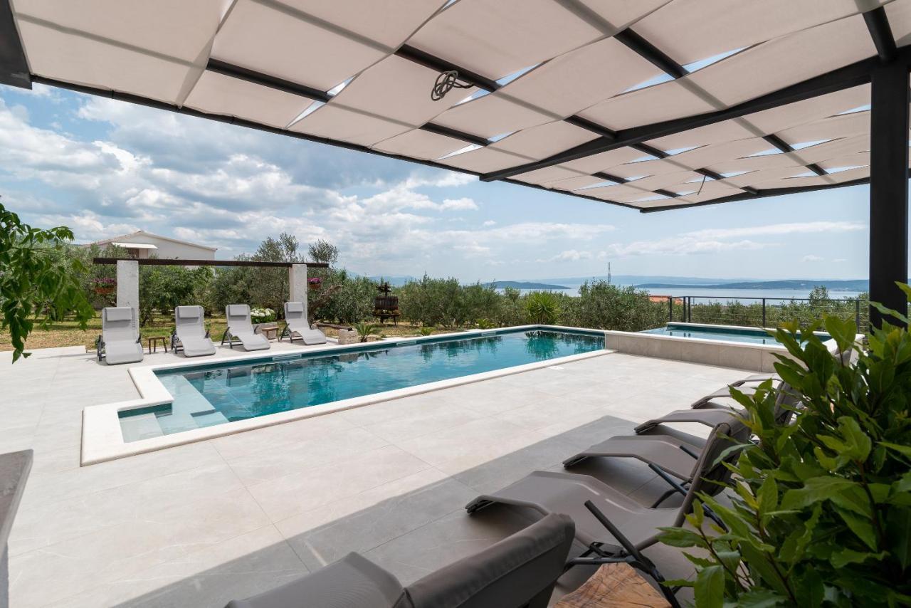 Apartments Dobrila Kaštel Novi Εξωτερικό φωτογραφία